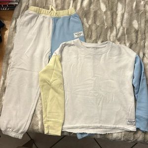 Abercrombie & Fitch Kids Sweater and Sweat Pants outfit Girls Size 7/8